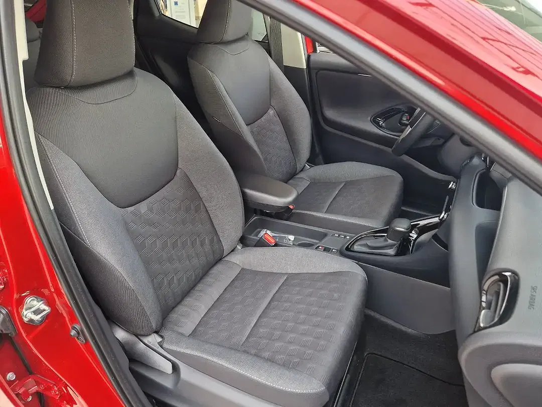 Toyota Yaris - Thumbnail 12