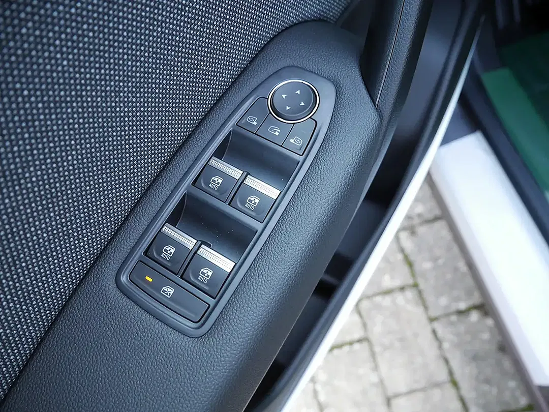 Renault Captur - Thumbnail 7