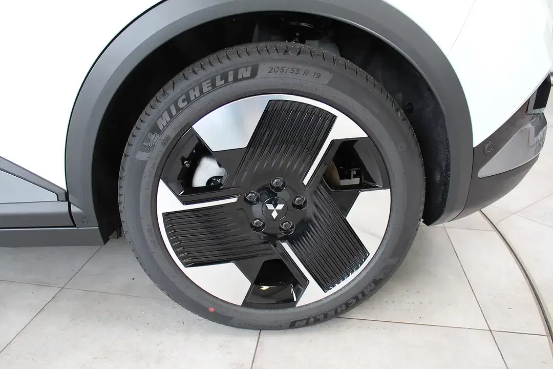 Mitsubishi Eclipse Cross - Thumbnail 8