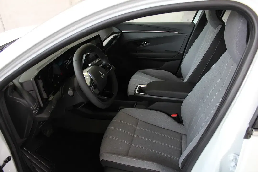 Mitsubishi Eclipse Cross - Thumbnail 9
