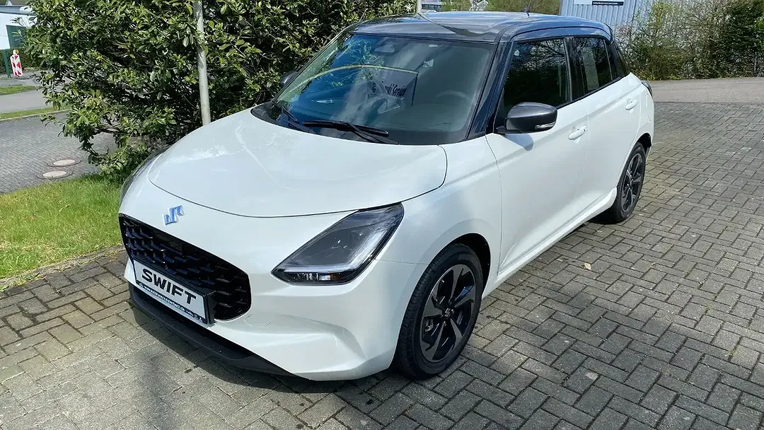 Suzuki Swift - Thumbnail 1