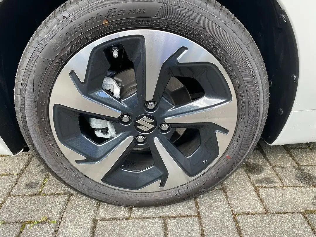 Suzuki Swift - Thumbnail 13
