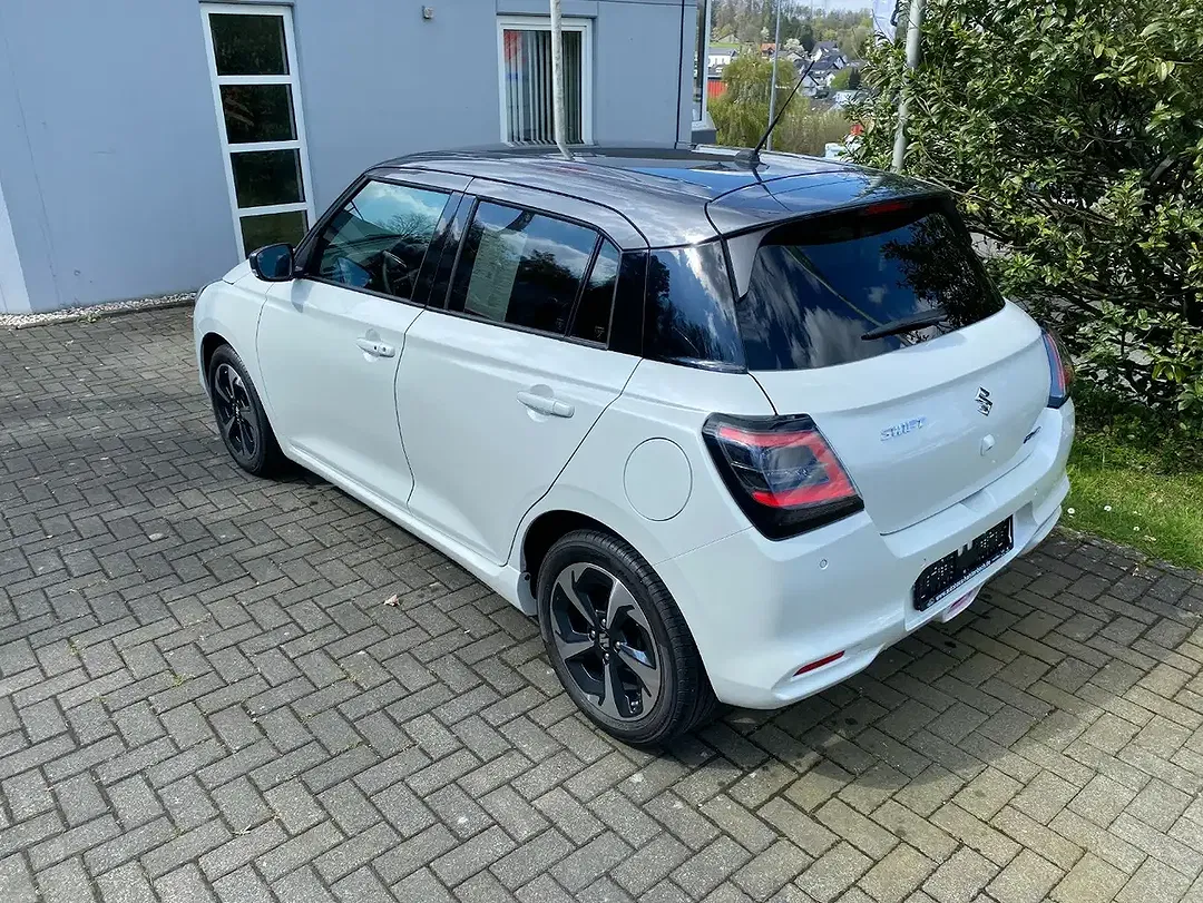 Suzuki Swift - Thumbnail 2