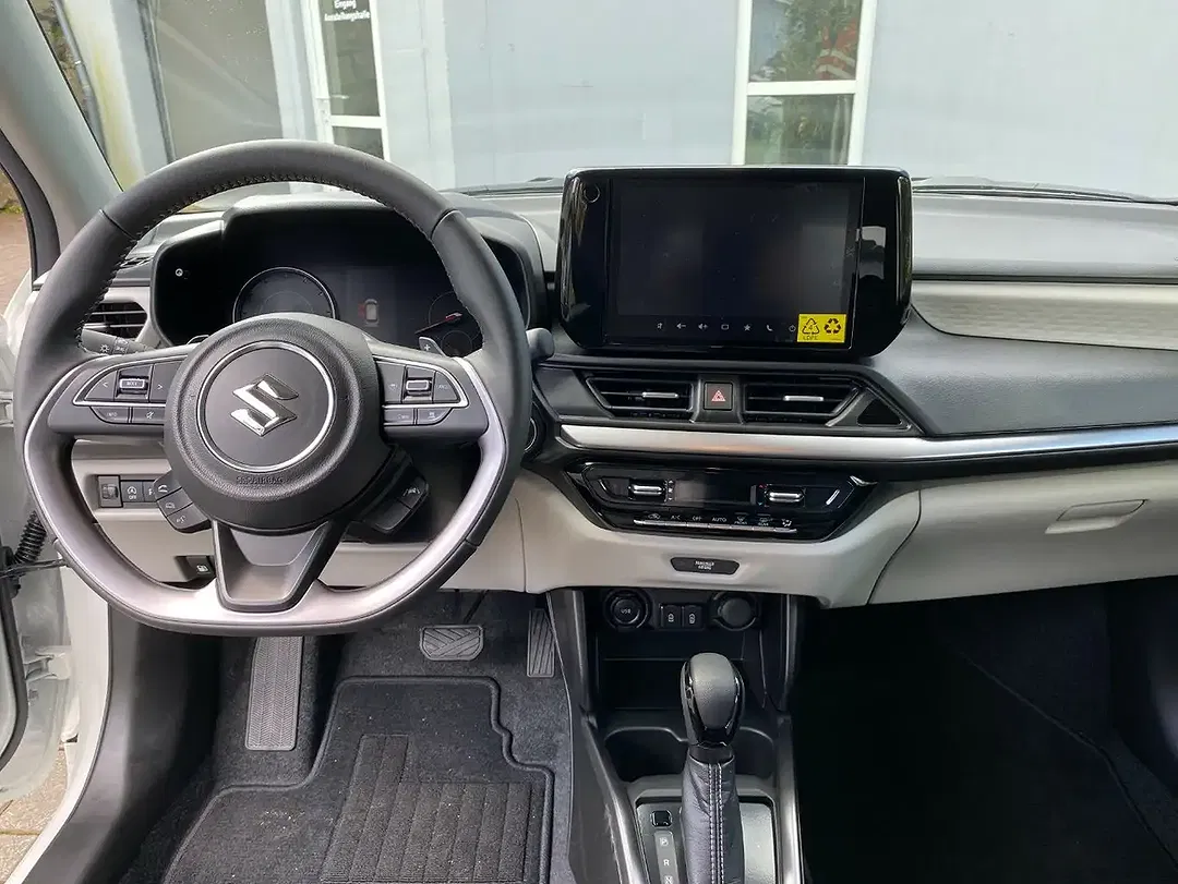 Suzuki Swift - Thumbnail 9