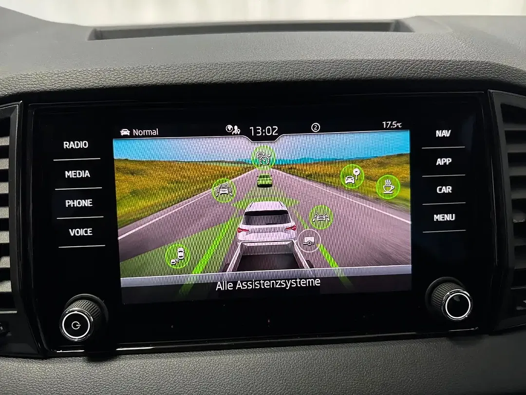 Skoda Karoq - Thumbnail 18