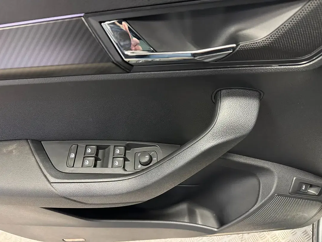 Skoda Karoq - Thumbnail 9
