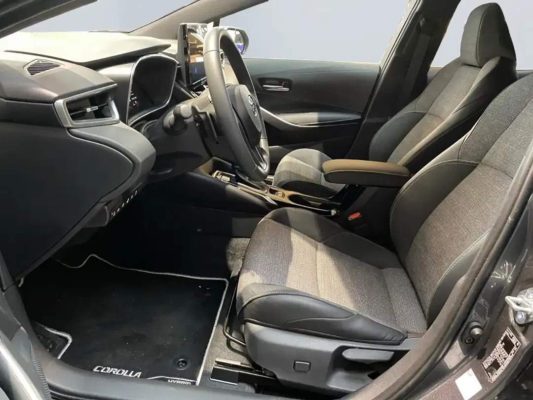 Toyota Corolla - Thumbnail 6
