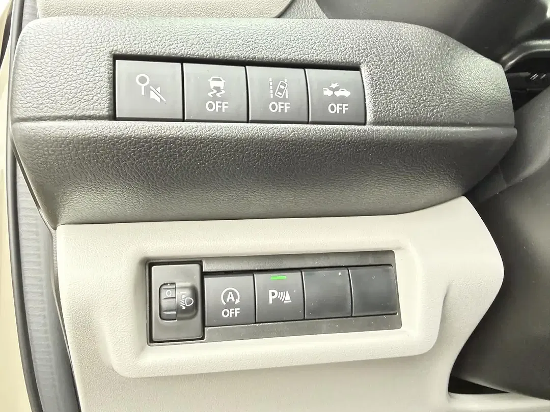 Suzuki Swift - Thumbnail 13