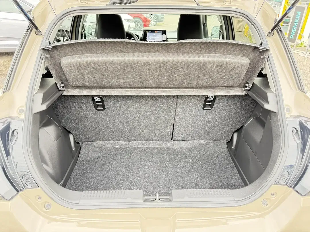 Suzuki Swift - Thumbnail 6