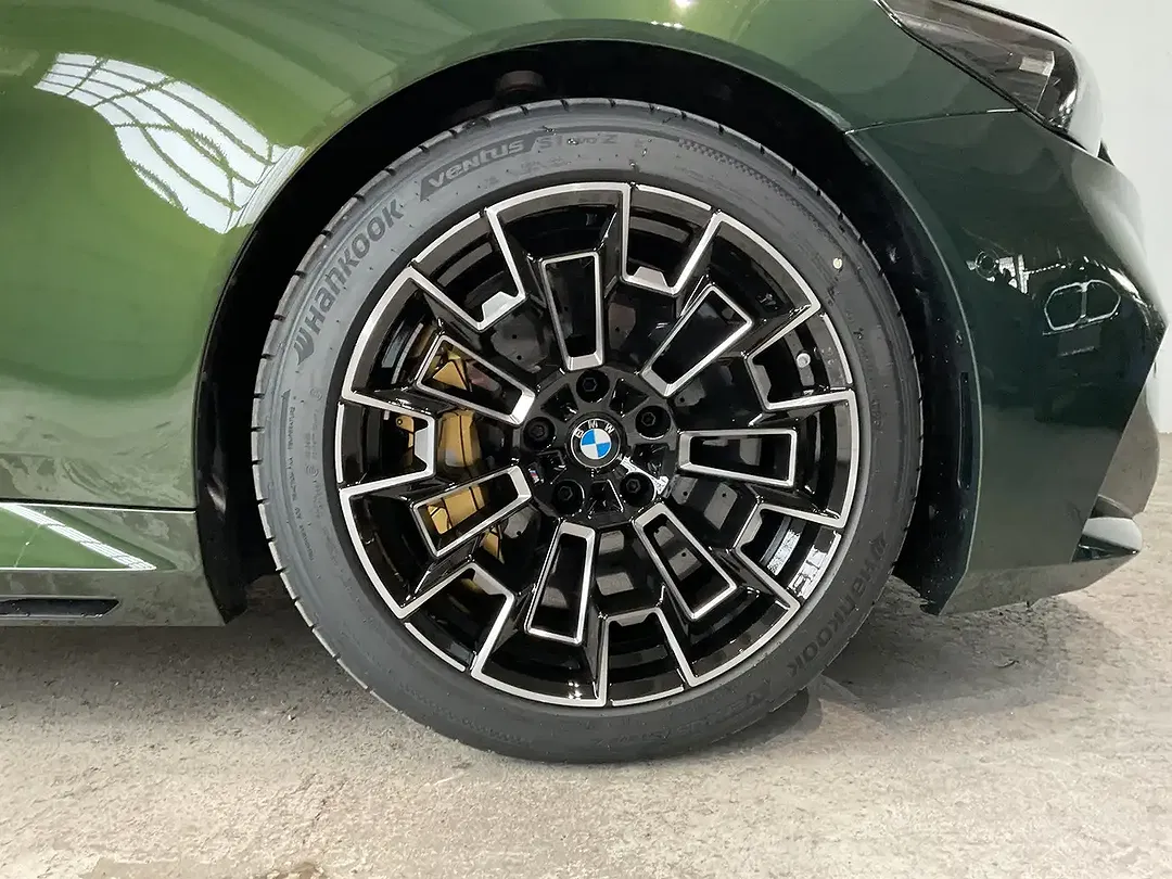 BMW M5 - Thumbnail 12