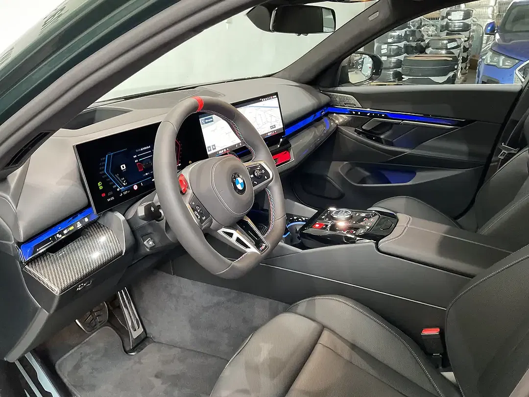 BMW M5 - Thumbnail 6