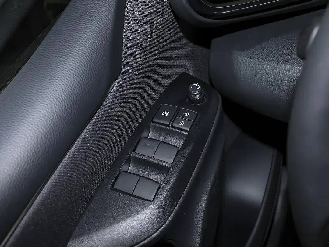 Toyota Yaris - Thumbnail 14
