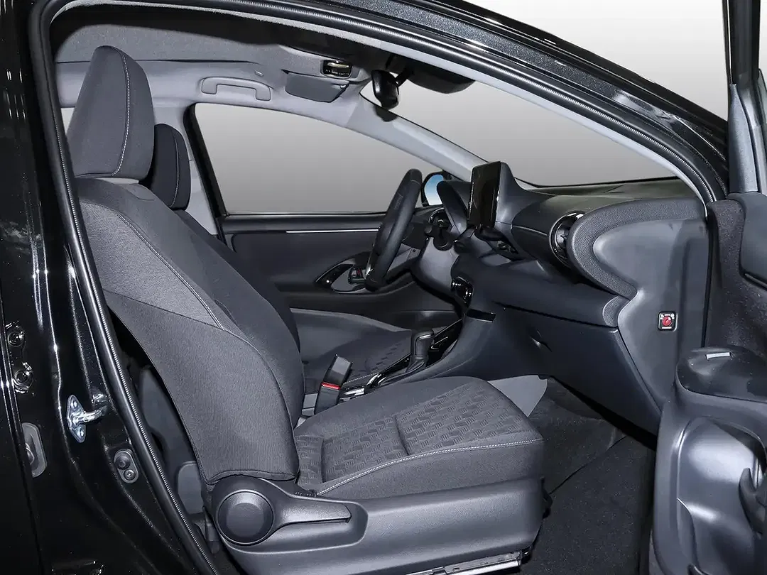 Toyota Yaris - Thumbnail 6