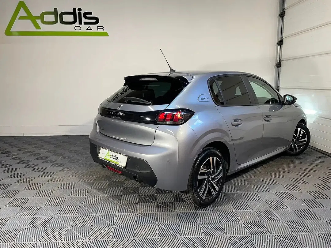 Peugeot 208 - Thumbnail 2
