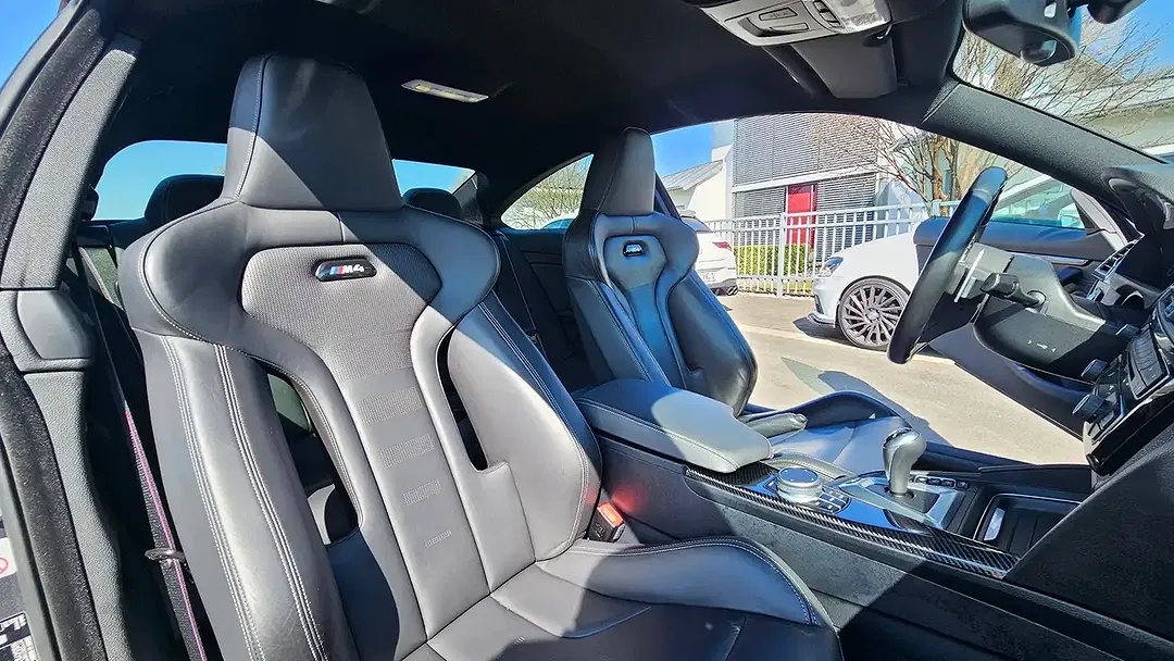 BMW M4 - Thumbnail 10