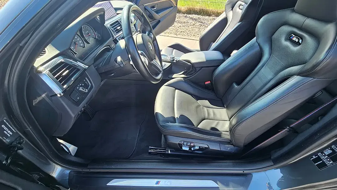 BMW M4 - Thumbnail 5