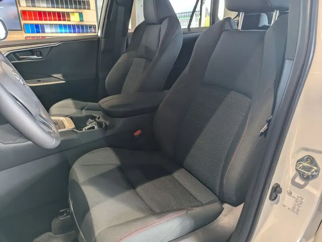 Toyota RAV 4 - Thumbnail 12