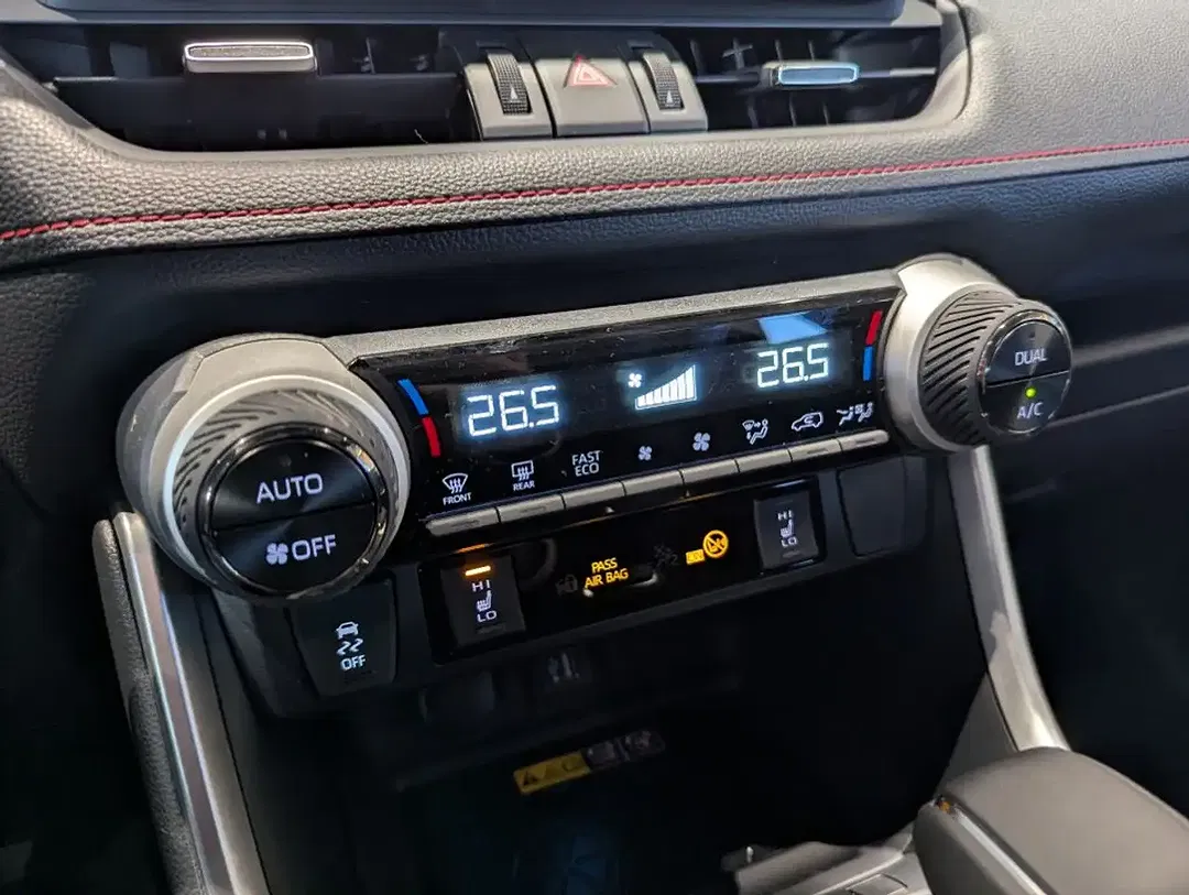 Toyota RAV 4 - Thumbnail 18