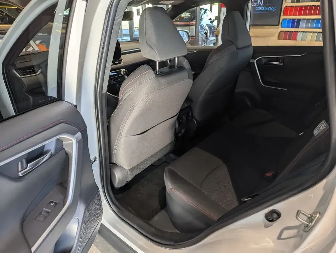 Toyota RAV 4 - Thumbnail 22
