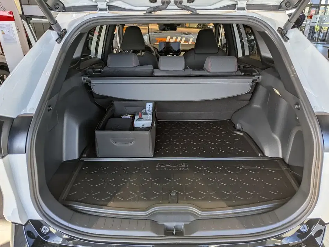 Toyota RAV 4 - Thumbnail 8