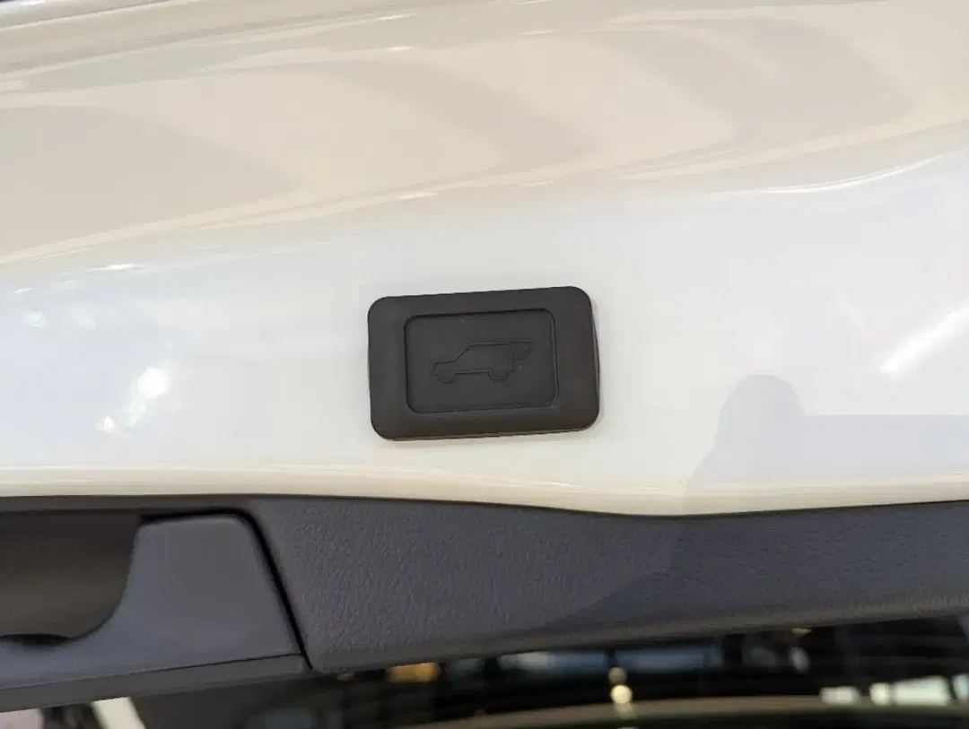 Toyota RAV 4 - Thumbnail 9