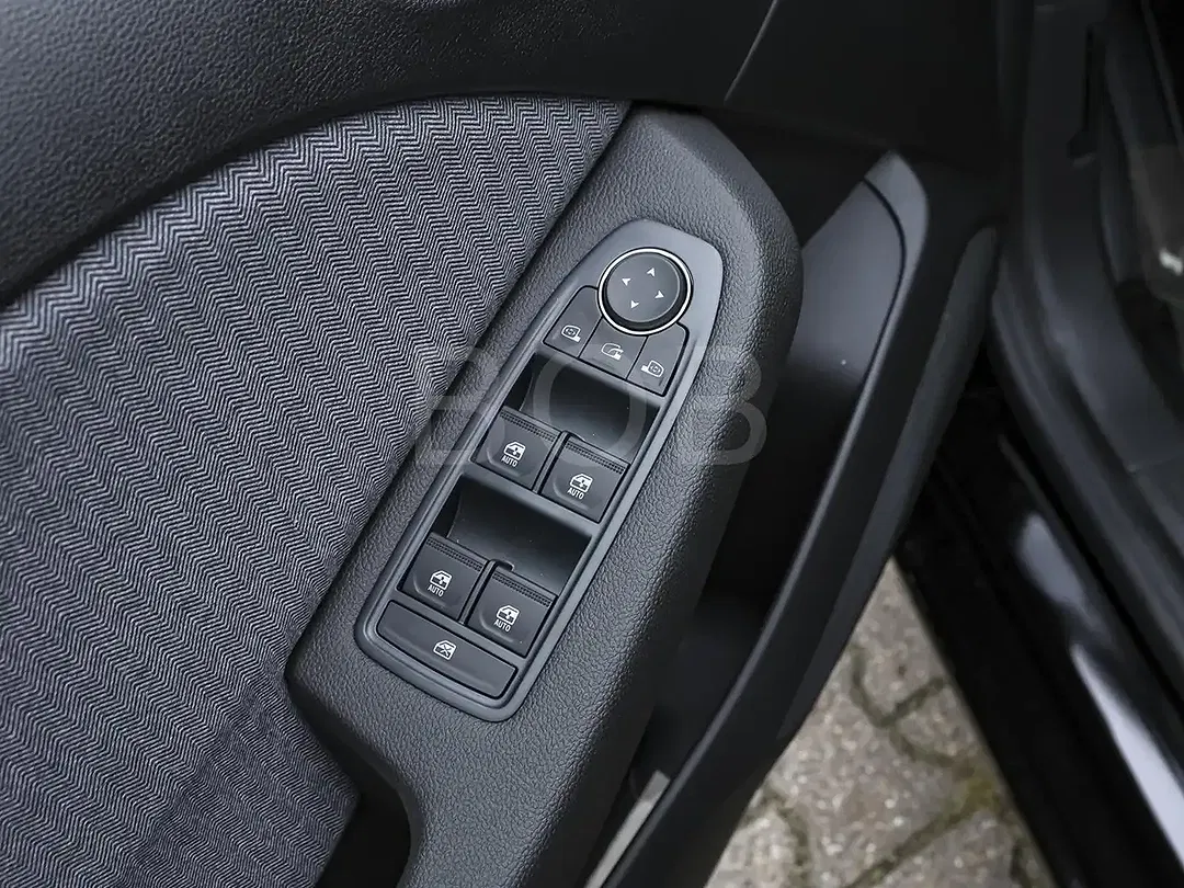 Renault Clio - Thumbnail 11