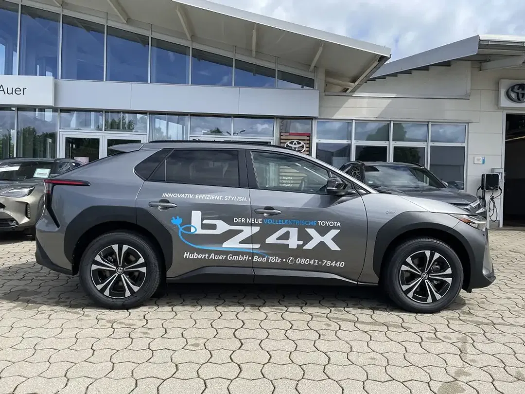 Toyota bZ4X - Thumbnail 7