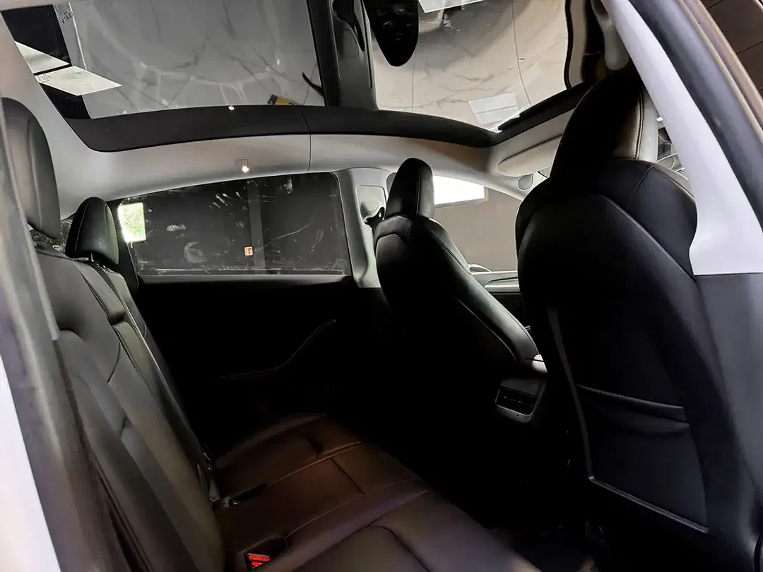 Tesla Model Y - Thumbnail 14