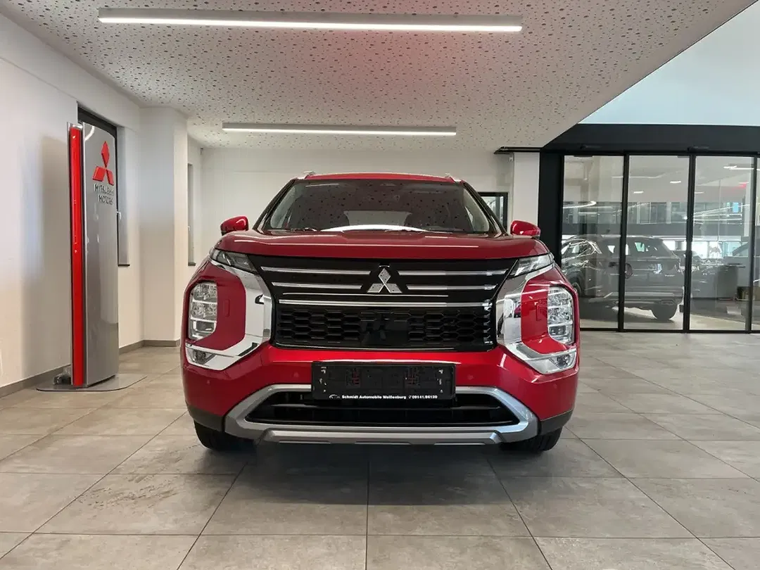 Mitsubishi Outlander - Thumbnail 5