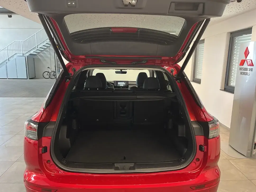 Mitsubishi Outlander - Thumbnail 6