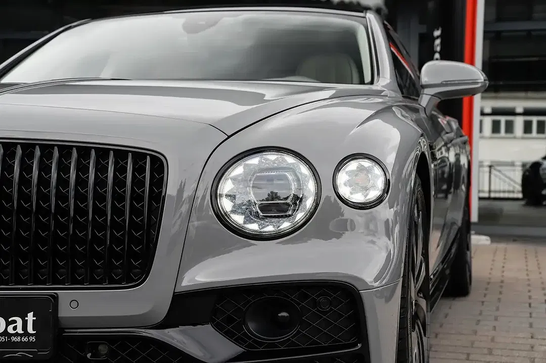 Bentley Flying Spur - Thumbnail 14