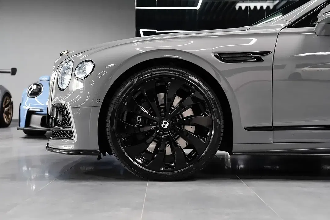 Bentley Flying Spur - Thumbnail 7