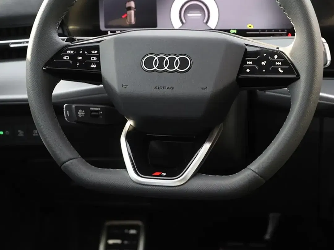 Audi Q3 - Thumbnail 12