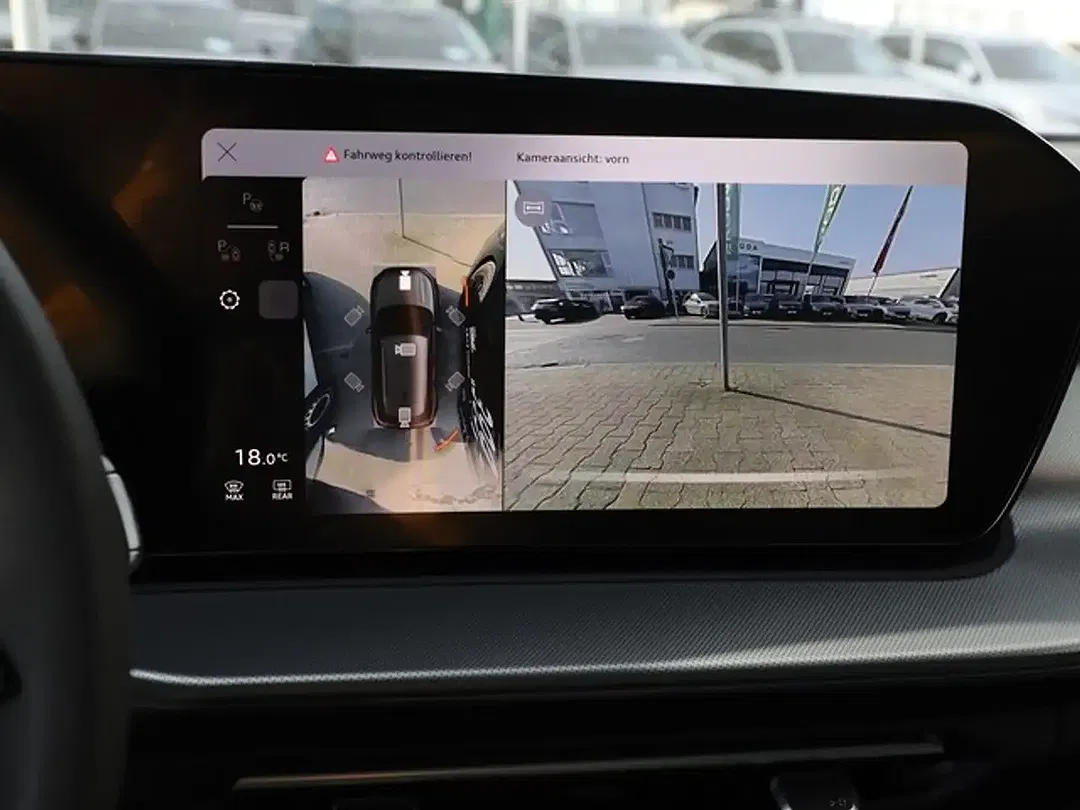 Audi Q3 - Thumbnail 14