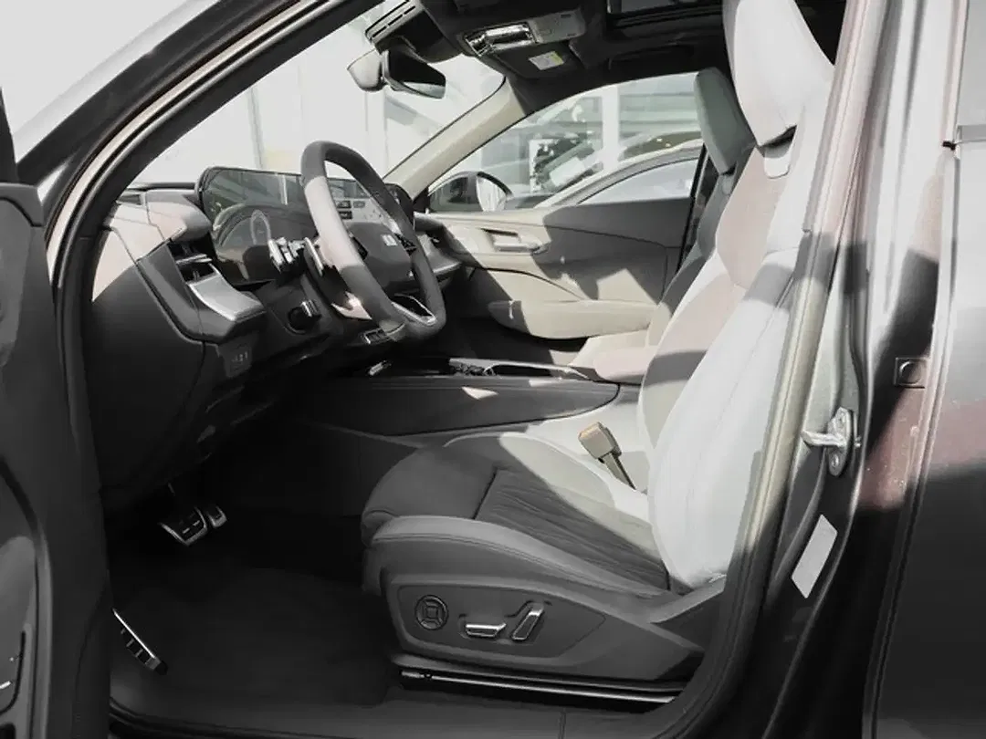 Audi Q3 - Thumbnail 4