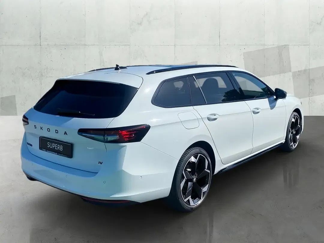 Skoda Superb - Thumbnail 2