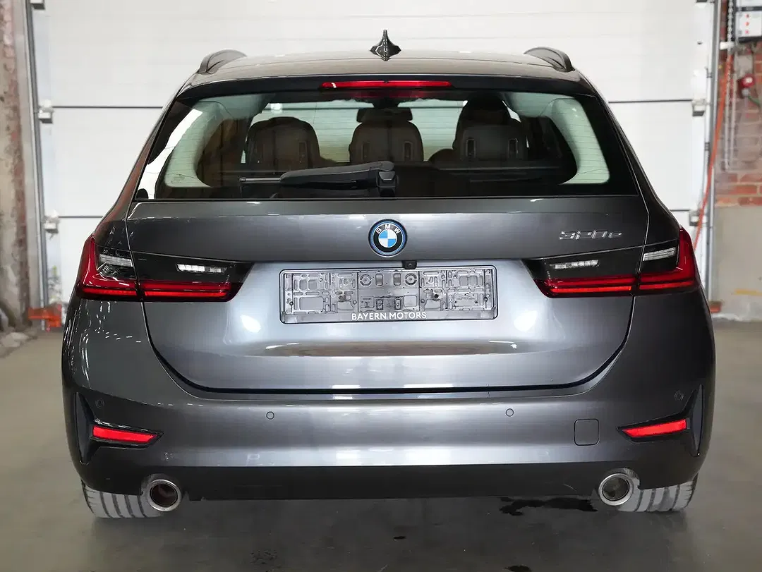 BMW 320 - Thumbnail 4