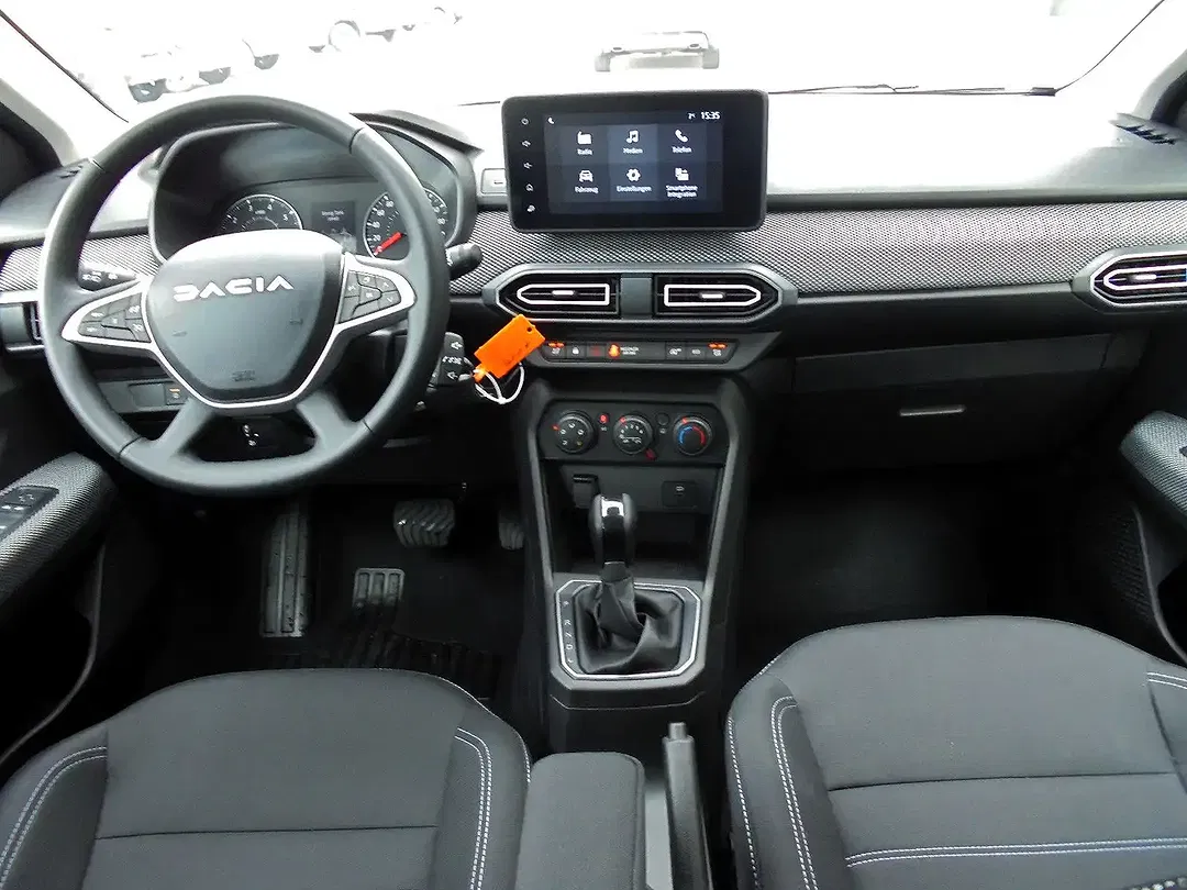 Dacia Sandero - Thumbnail 2