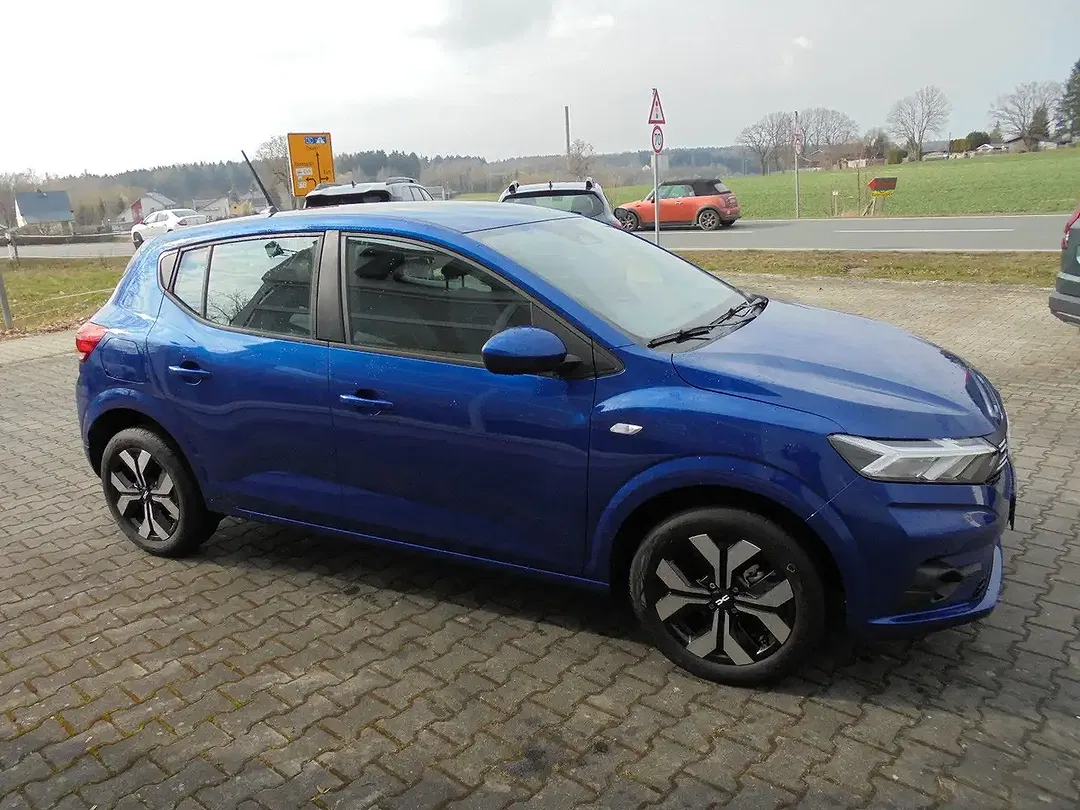 Dacia Sandero - Thumbnail 3