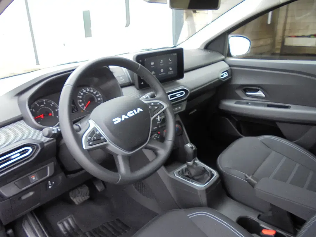 Dacia Sandero - Thumbnail 4