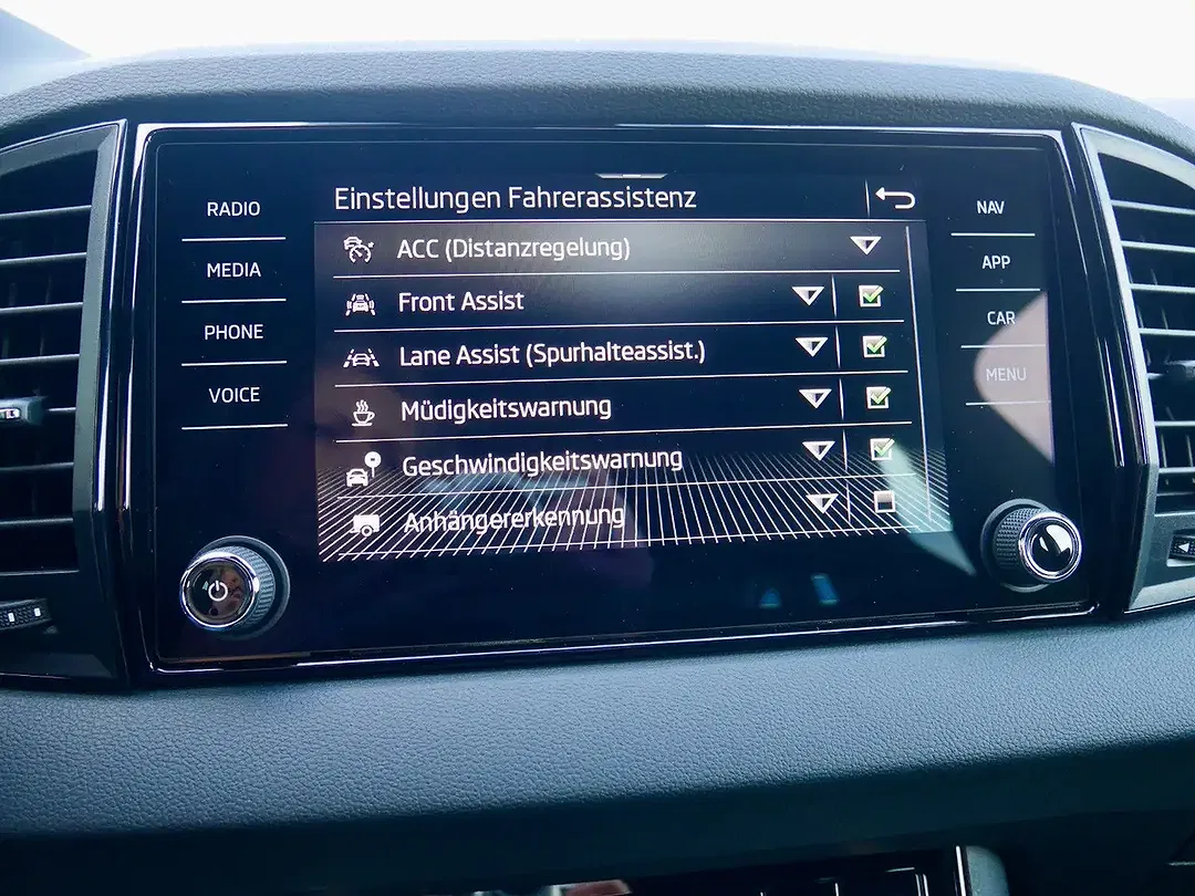 Skoda Karoq - Thumbnail 32