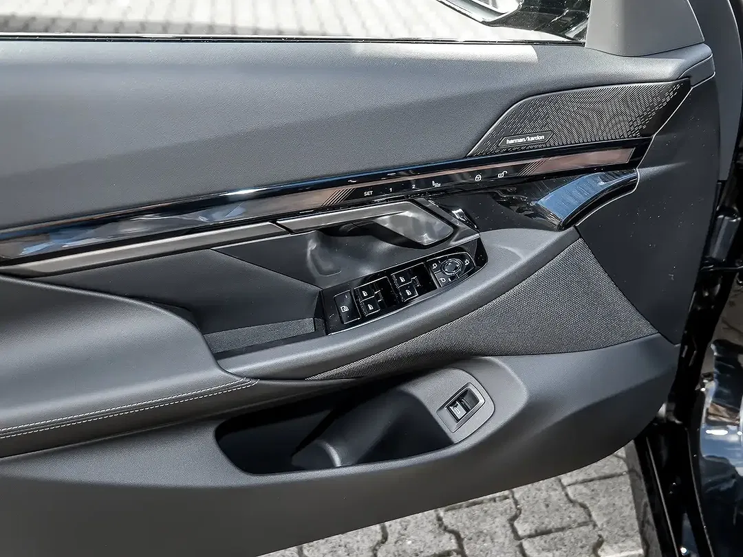 BMW 520 - Thumbnail 11