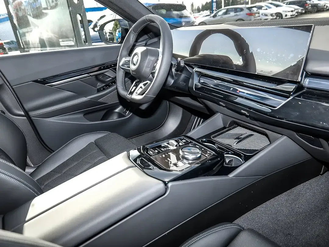 BMW 520 - Thumbnail 3