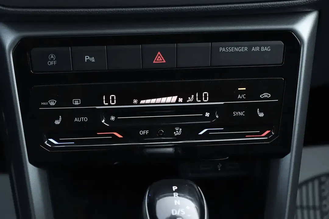 Volkswagen T-Cross - Thumbnail 13