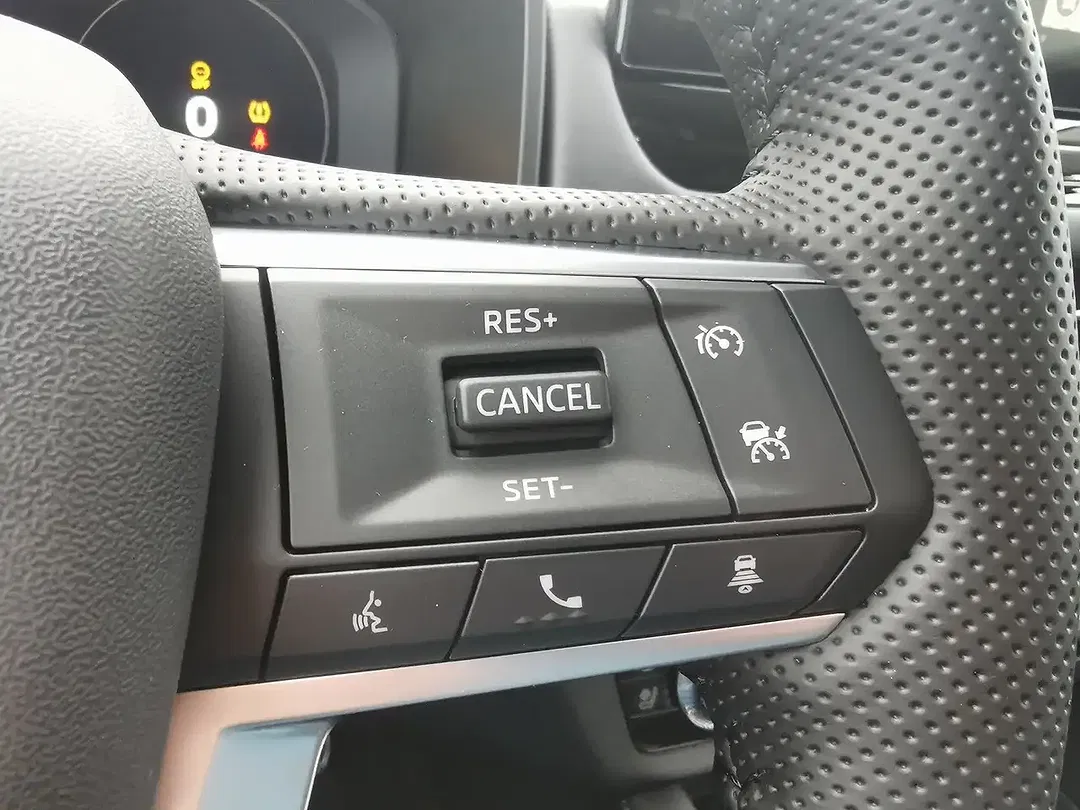 Mitsubishi Outlander - Thumbnail 13