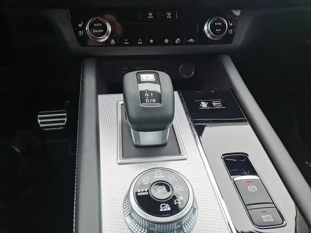 Mitsubishi Outlander - Thumbnail 15
