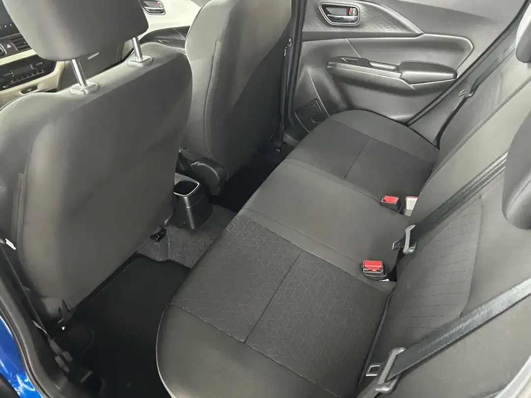 Suzuki Swift - Thumbnail 10