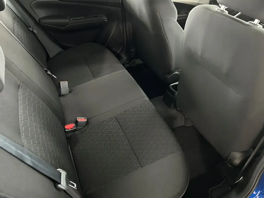 Suzuki Swift - Thumbnail 12