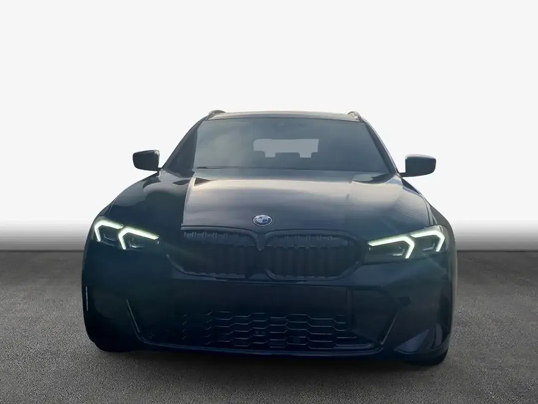 BMW 330 - Thumbnail 3