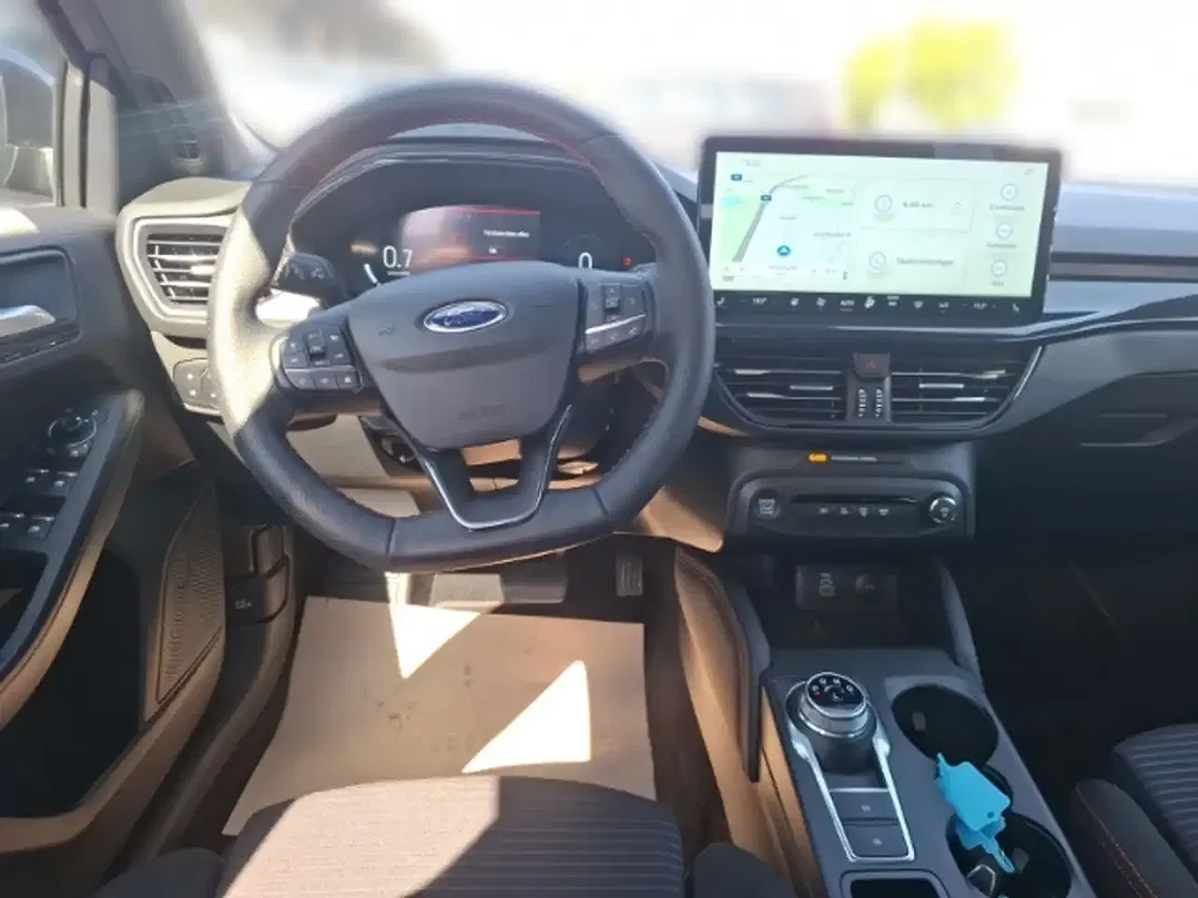 Ford Focus - Thumbnail 10